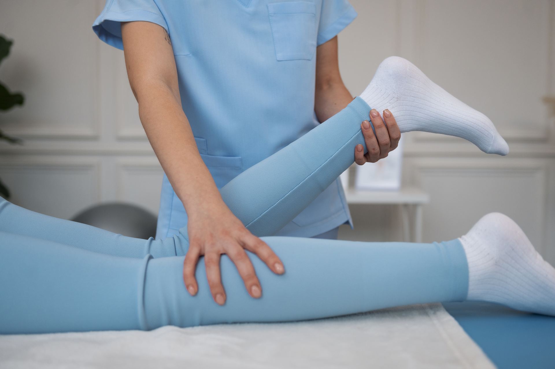 Leg stretch while lying on the back